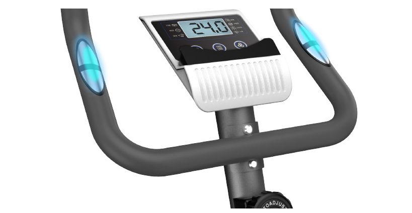 Heltäckt hem upprätt stygg stationär träningscykel