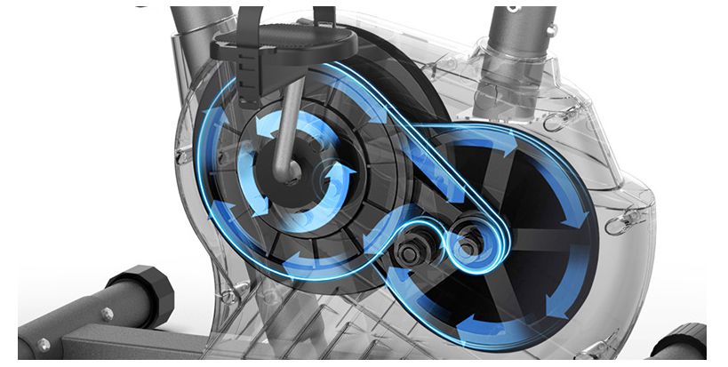 Heltäckt hem upprätt stygg stationär träningscykel