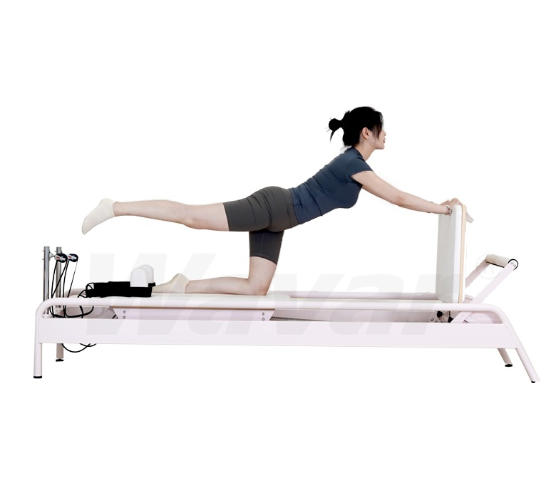 Ny Pink Steel Pilates reformator med inbyggd fotbar